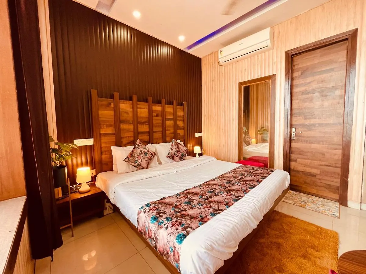 Отель The Pearl Grand, Top Rated & Most Awarded Property In Chandigarh Zirakpur