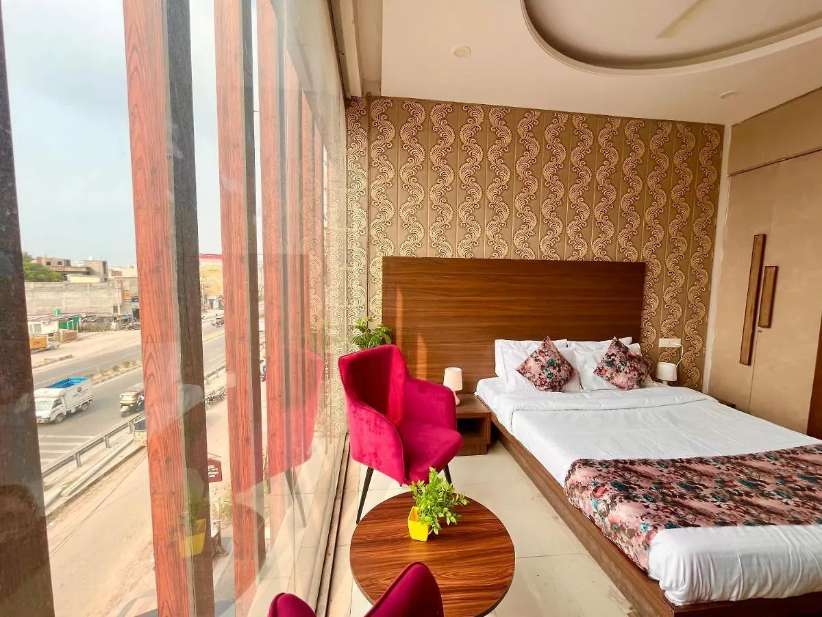 Отель The Pearl Grand, Top Rated & Most Awarded Property In Chandigarh Zirakpur